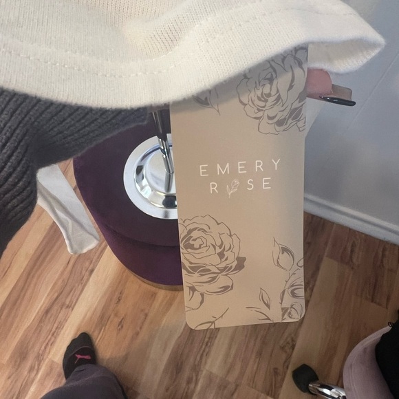 Basic white kind sleeve shirt - Picture 4 of 4